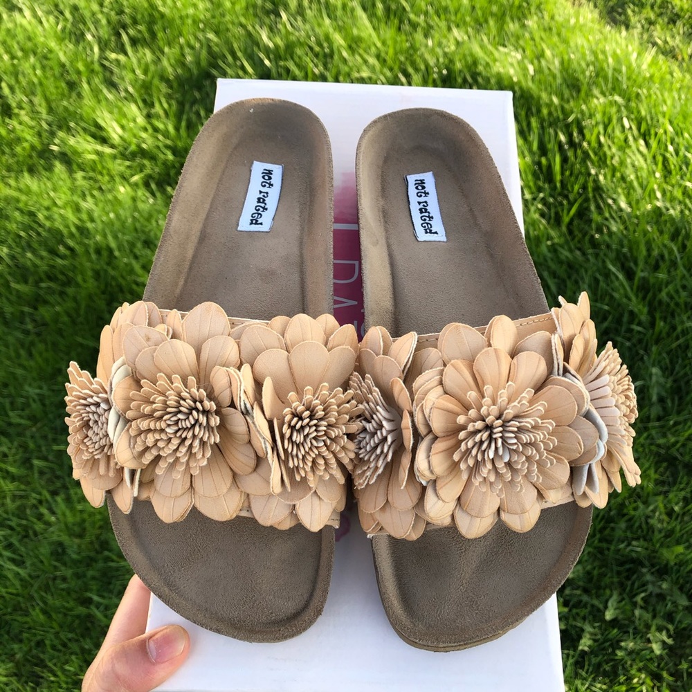 Not Rated Sandal - Picture 2 of 5
